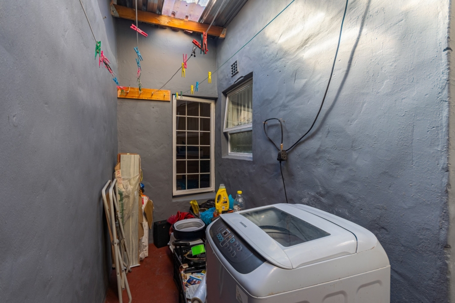 3 Bedroom Property for Sale in Woodstock Western Cape